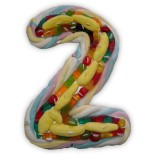 Le chiffre Deux en composition de bonbons (1)