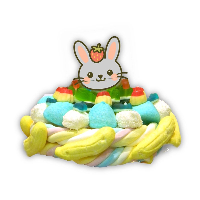 Gâteau Bunny – Composition pastel avec lapin kawaii et fraise décorative Gâteau Bunny – Composition pastel avec lapin kawaii et fraise décorative